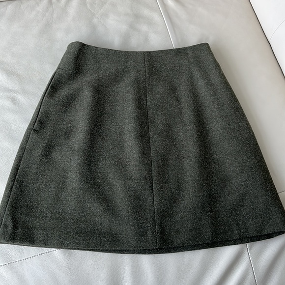 Aritzia Wilfred Renee Skirt. Size 00. - Picture 3 of 5